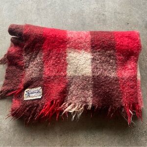 Vintage Glen Cree 100% Mohair Throw 55” X 38”
Scotland